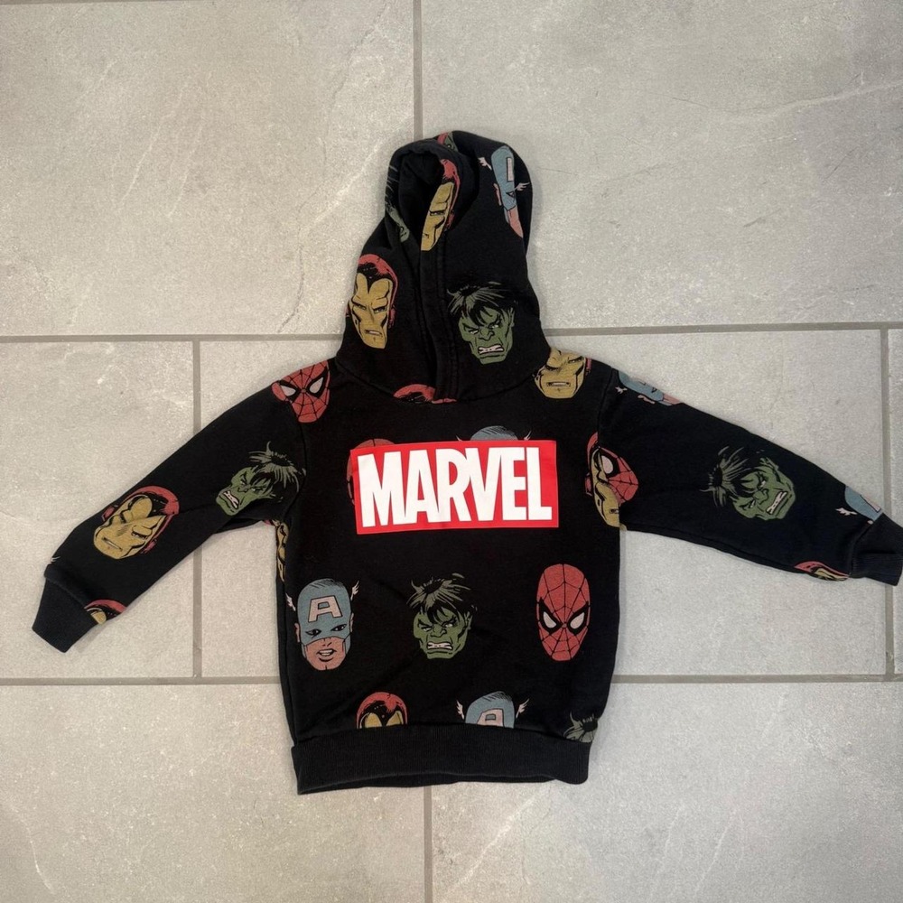 HM Marvel Avengers Kids Hoodie Black All Over Print Sweatshirt Size 3-4T